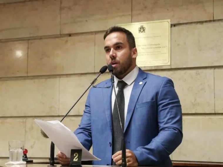 Enquanto o carioca aperta o bolso, Rio arrecada R$ 230 milhões com taxa na conta de luz