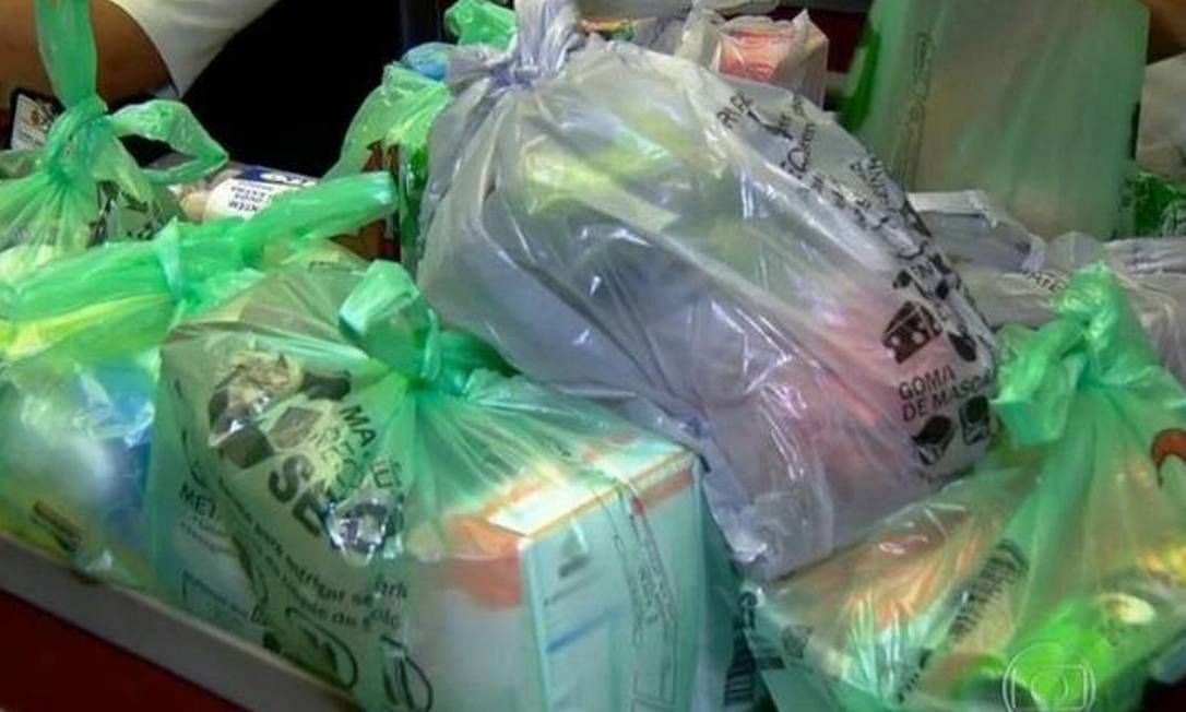 Vereadora propõe proibir cobrança por sacolas plásticas em supermercados do Rio