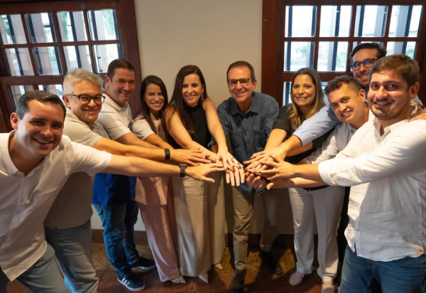 Com cortejo de Republicanos e União Brasil, Paes sela aliança com sete dos 13 prefeitos da Baixada Fluminense