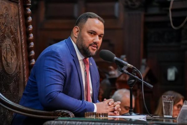 Alerj decide exonerar assessores de Thiago Rangel e desmontar gabinete do parlamentar preso pela PF
