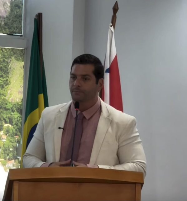 15 a 1: vereador Netuno, do PL, é o único a votar contra proposta que garante título de Cidadão Maricaense ao presidente Lula