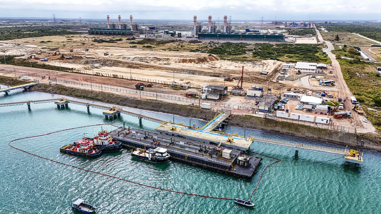 Porto do Açu avança em projeto de hub de hidrogênio verde e negocia instalação de data centers