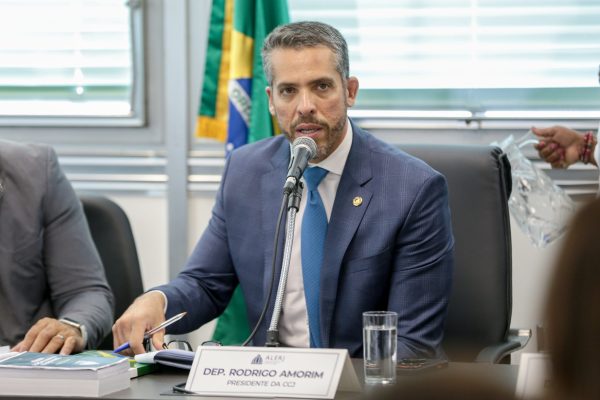 Alerj aprova projeto que acelera indicação de conselheiros do TCE-RJ; PSOL promete ir à Justiça contra possível escolha de Rodrigo Amorim