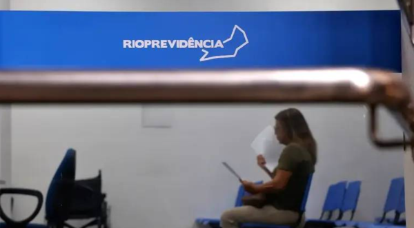 Governador sanciona lei aprovada na Alerj para blindar Rioprevidência após escândalo do caso Master