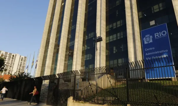Prefeitura do Rio regulamenta Acordo de Resultados e institui o ’14º salário’, bonificação de até dois salários para servidores