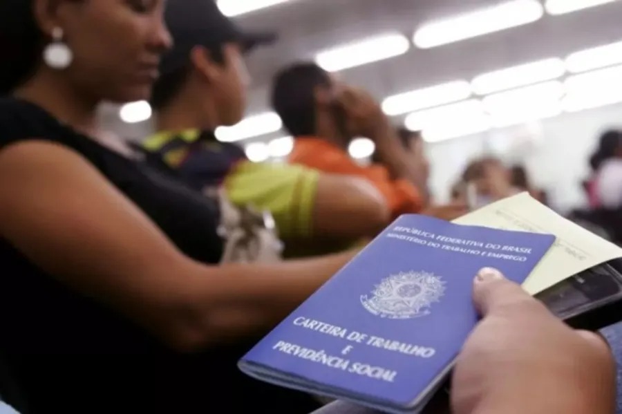 Lei sancionada no Rio reserva 30% das vagas de estágio e trainee para mulheres