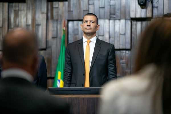 Fux barra Ruas: ministro do STF nega pedido para presidente da Alerj assumir governo do estado