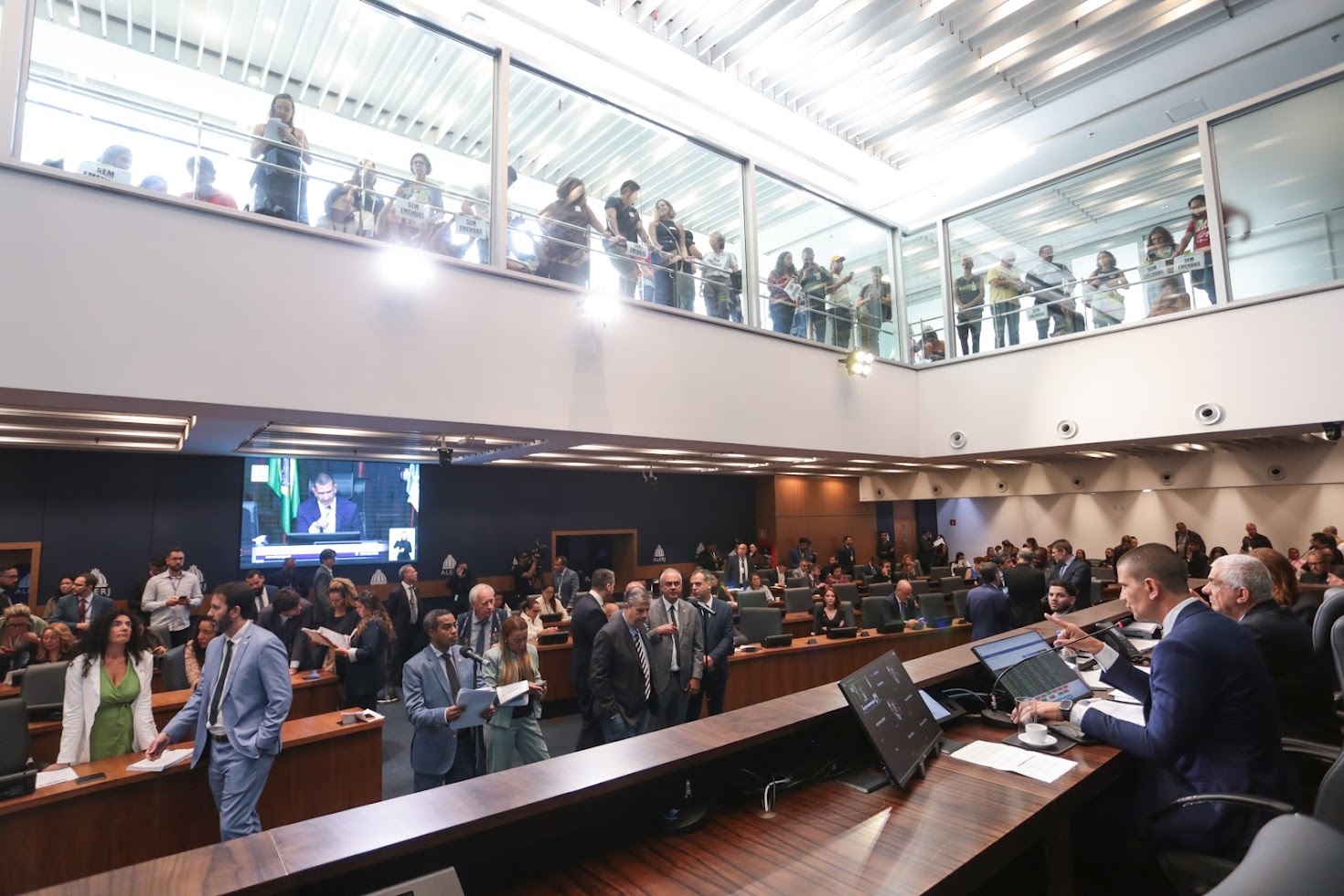 Adicional por desempenho para servidores estaduais entra em vigor após aprovação na Alerj